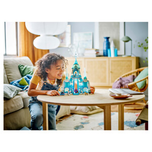 Lego Elsa's Ice Palace 43244